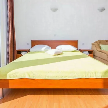 Fontana Apartment *